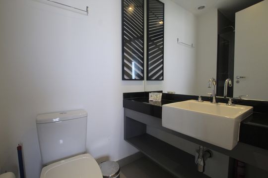 Banheiro de kitnet/studio à venda com 1 quarto, 28m² em Vila Mariana, São Paulo