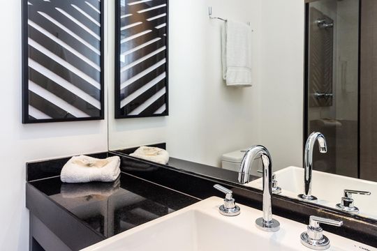 Banheiro de kitnet/studio para alugar com 1 quarto, 28m² em Vila Mariana, São Paulo