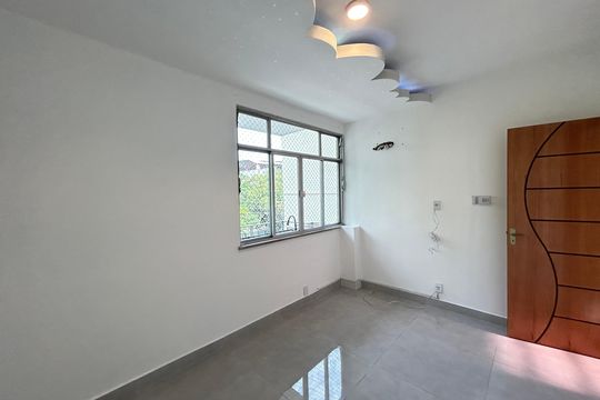 Quarto 1 de apartamento à venda com 3 quartos, 75m² em Vila Valqueire, Rio de Janeiro