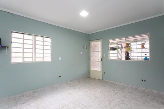 Sala  de casa para alugar com 3 quartos, 200m² em Parque Guarani, São Paulo