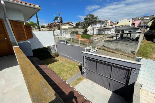 Varanda de casa para alugar com 3 quartos, 197m² em Itaguaçu, Florianópolis
