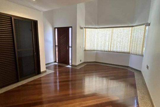 Sala de casa para alugar com 5 quartos, 379m² em Fundinho, Uberlândia