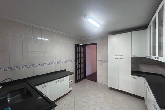 Cozinha de casa à venda com 5 quartos, 160m² em Vila Marari, São Paulo