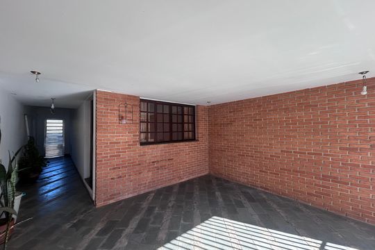 Garagem  de casa à venda com 5 quartos, 160m² em Vila Marari, São Paulo