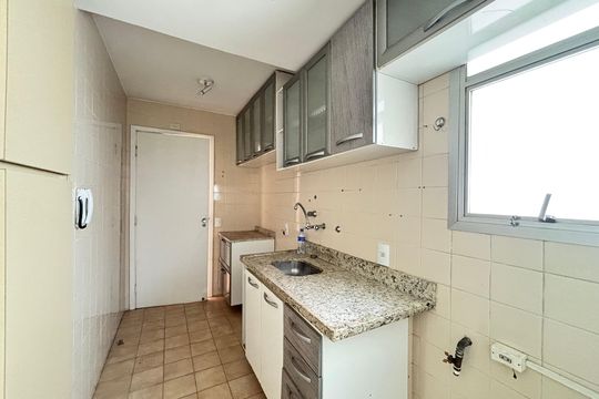 Cozinha de apartamento à venda com 2 quartos, 70m² em Indianópolis, São Paulo
