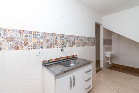 Cozinha de apartamento para alugar com 1 quarto, 25m² em Chora Menino, São Paulo