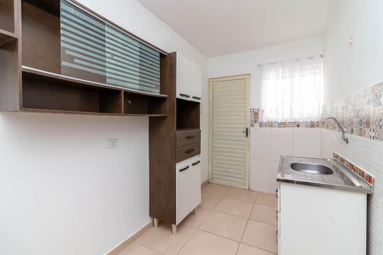 Cozinha de apartamento para alugar com 1 quarto, 25m² em Chora Menino, São Paulo