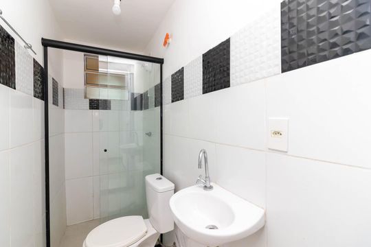 Banheiro de apartamento para alugar com 1 quarto, 25m² em Chora Menino, São Paulo