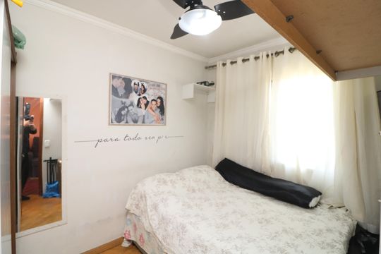 Quarto de apartamento à venda com 2 quartos, 43m² em Jardim Santa Teresinha, São Paulo
