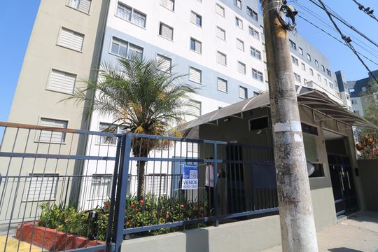Fachada e portaria de apartamento à venda com 2 quartos, 43m² em Jardim Santa Teresinha, São Paulo