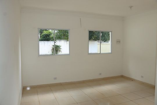 Sala de casa de condomínio para alugar com 3 quartos, 77m² em Jardim Nova Coimbra, Cotia