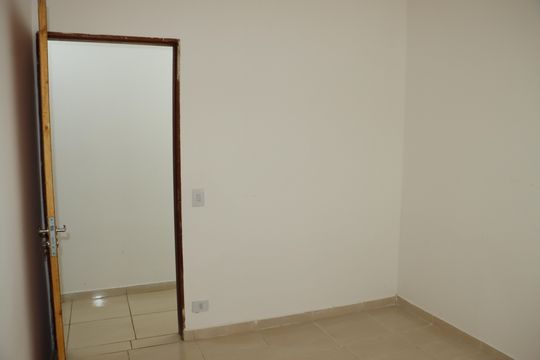 Quarto  de casa de condomínio para alugar com 3 quartos, 77m² em Jardim Nova Coimbra, Cotia