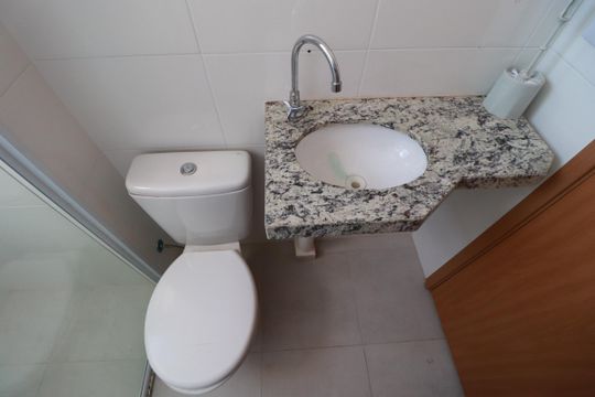 Banheiro  de apartamento para alugar com 2 quartos, 44m² em Bonfim Paulista, Ribeirão Preto