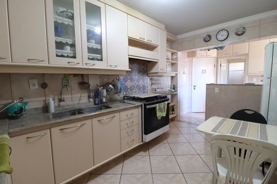 Cozinha  de apartamento para alugar com 3 quartos, 133m² em Vila Seixas, Ribeirão Preto
