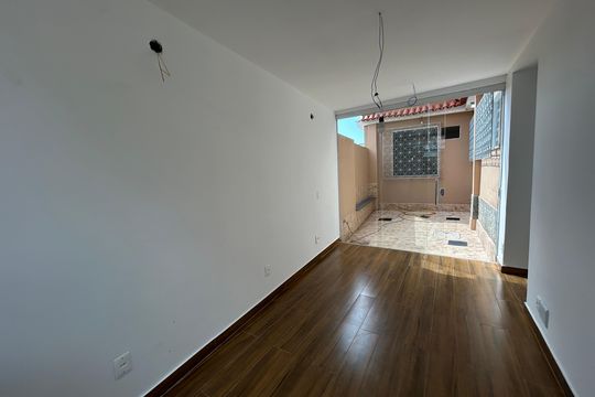Casa para alugar com 2 quartos, 90m² em Vila Valqueire, Rio de Janeiro