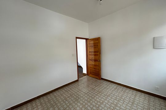 Quarto 1 de casa para alugar com 2 quartos, 90m² em Vila Valqueire, Rio de Janeiro