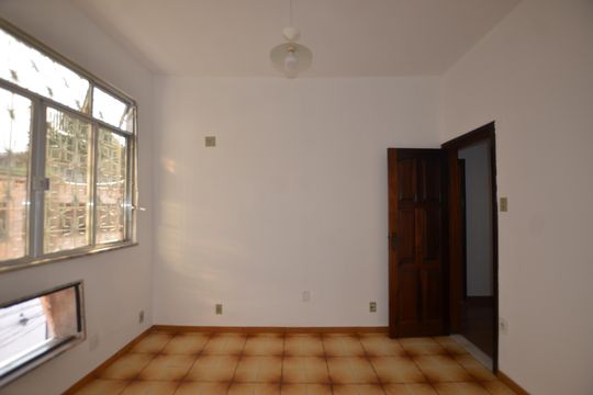 Quarto 1 de casa para alugar com 2 quartos, 90m² em Vila Valqueire, Rio de Janeiro