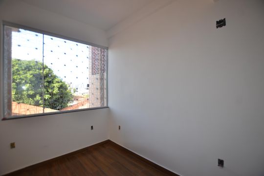 Sala de casa para alugar com 2 quartos, 90m² em Vila Valqueire, Rio de Janeiro