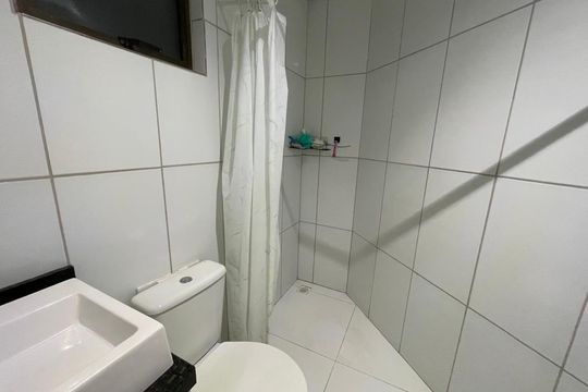 Banheiro social de apartamento à venda com 3 quartos, 60m² em Centro, Novo Hamburgo