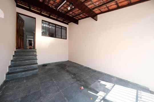Garagem de casa à venda com 2 quartos, 70m² em Jardim Belem, São Paulo