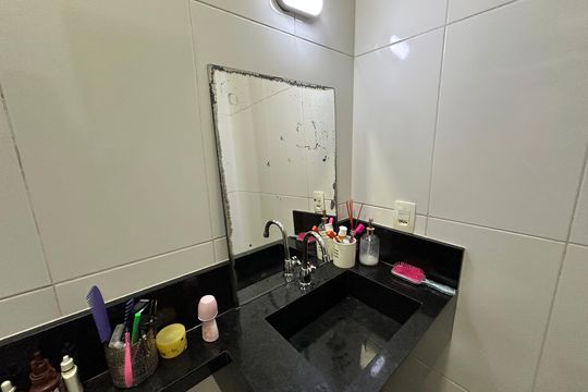 Banheiro da Suíte de casa de condomínio à venda com 2 quartos, 71m² em Chácaras Marco, Barueri