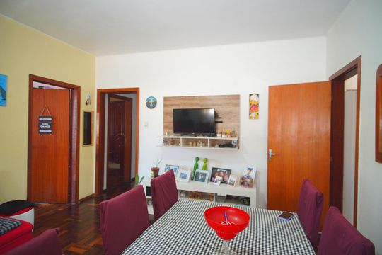 Sala de apartamento à venda com 3 quartos, 97m² em Navegantes, Porto Alegre