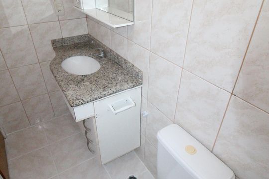 Banheiro da Suíte de apartamento para alugar com 2 quartos, 62m² em Centro, São José dos Campos