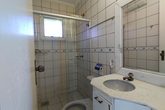 Banheiro de apartamento para alugar com 3 quartos, 68m² em Chácaras Tubalina e Quartel, Uberlândia