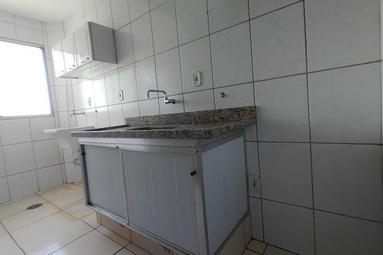 Cozinha de apartamento para alugar com 2 quartos, 48m² em Chácaras Tubalina e Quartel, Uberlândia