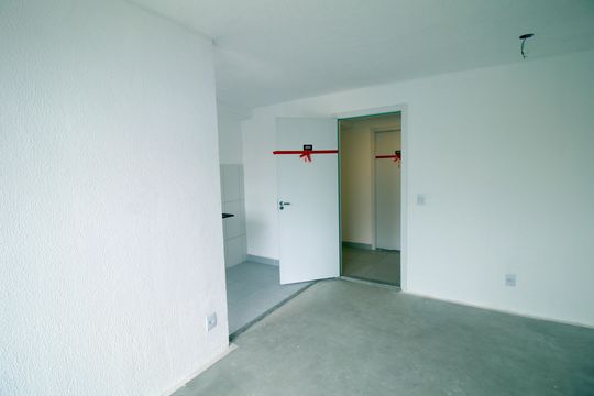 Sala de apartamento para alugar com 2 quartos, 41m² em Vila Kosmos, Rio de Janeiro
