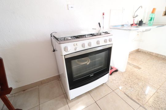 Cozinha de casa para alugar com 2 quartos, 60m² em Santa Mônica, Uberlândia