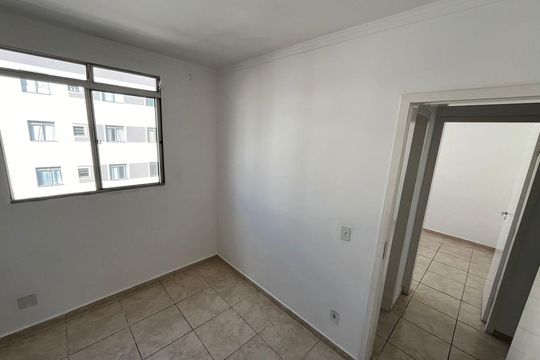 Quarto 2 de apartamento à venda com 2 quartos, 45m² em Camargos, Belo Horizonte