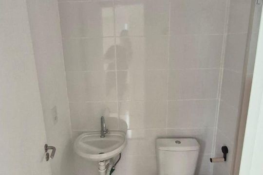 Banheiro de apartamento à venda com 2 quartos, 43m² em Anil, Rio de Janeiro