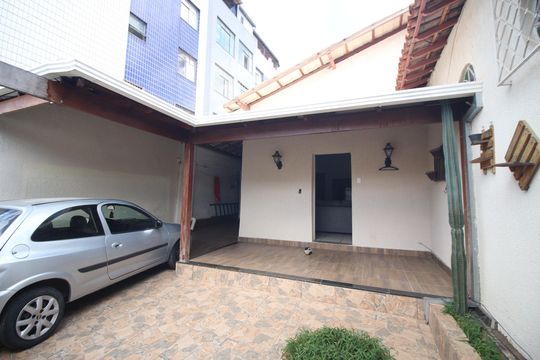 Quintal de casa à venda com 2 quartos, 240m² em Novo Eldorado, Contagem