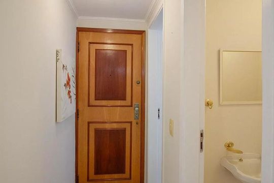 Corredor de apartamento à venda com 3 quartos, 80m² em Pompeia, São Paulo