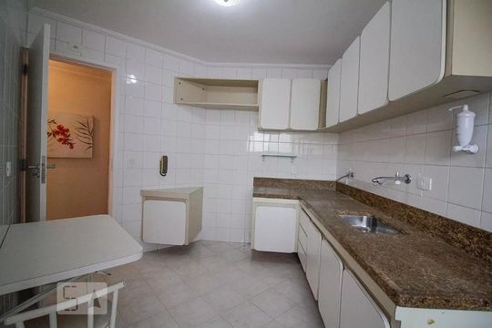 Cozinha de apartamento à venda com 3 quartos, 80m² em Pompeia, São Paulo