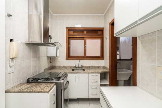 Cozinha de apartamento à venda com 2 quartos, 70m² em Higienópolis, Porto Alegre