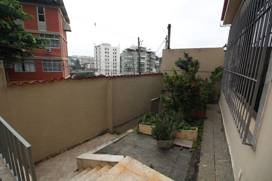 Frente de casa à venda com 3 quartos, 251m² em Freguesia (jacarepaguá), Rio de Janeiro