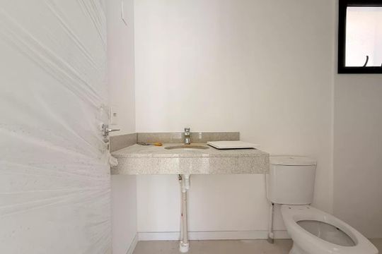 Banheiro de apartamento para alugar com 1 quarto, 56m² em Rio Branco, Porto Alegre