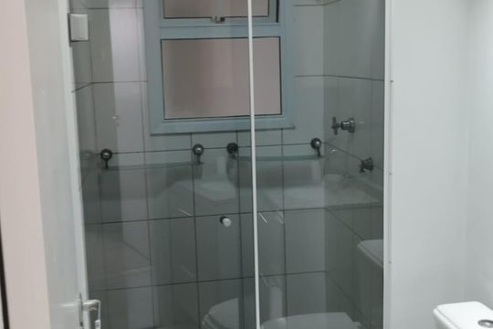 Banheiro de apartamento para alugar com 3 quartos, 73m² em Nucleo Residencial Celia Mota, Barueri