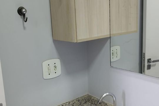 Banheiro de apartamento para alugar com 3 quartos, 73m² em Nucleo Residencial Celia Mota, Barueri