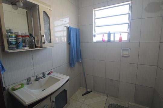 Banheiro 1 de casa à venda com 4 quartos, 220m² em Parque Santa Cecilia, São Paulo