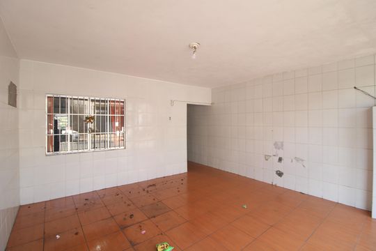 Garagem de casa à venda com 4 quartos, 220m² em Parque Santa Cecilia, São Paulo