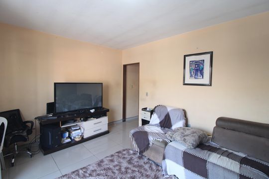 Sala 1 de casa à venda com 4 quartos, 220m² em Parque Santa Cecilia, São Paulo