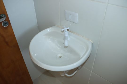 Banheiro de casa de condomínio para alugar com 3 quartos, 77m² em Jardim Nova Coimbra, Cotia