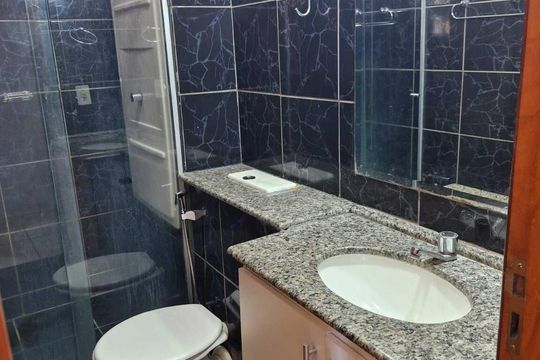 Banheiro de apartamento para alugar com 3 quartos, 74m² em Residencial Parque Oeste, Goiânia