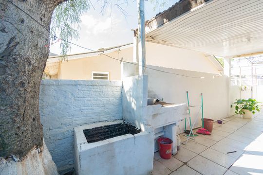 Área externa de casa para alugar com 2 quartos, 80m² em Vila Carlos Antonio Wilkens, Cachoeirinha
