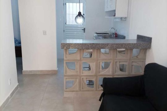 Sala de casa de condomínio para alugar com 2 quartos, 40m² em Jardim Imperial, Aparecida de Goiânia