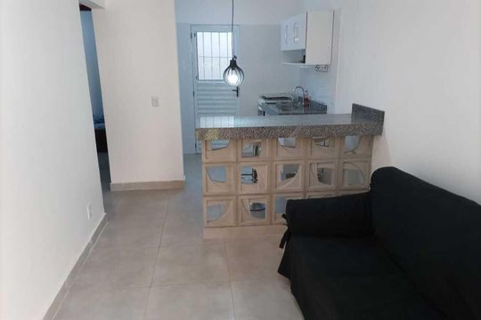 Sala de casa de condomínio para alugar com 2 quartos, 40m² em Jardim Imperial, Aparecida de Goiânia