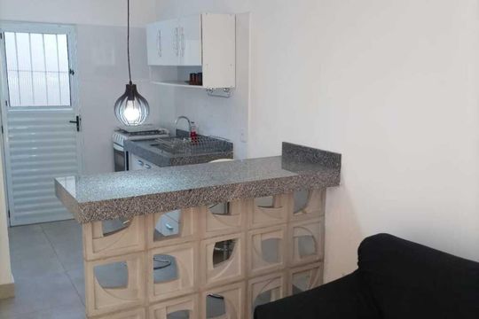Sala de casa de condomínio para alugar com 2 quartos, 40m² em Jardim Imperial, Aparecida de Goiânia